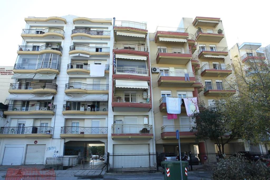 Welcome To Tesalonika Bagian luar foto